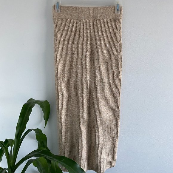 🌸SALE🌸 JOE FRESH Knit Skirt - Picture 3 of 10